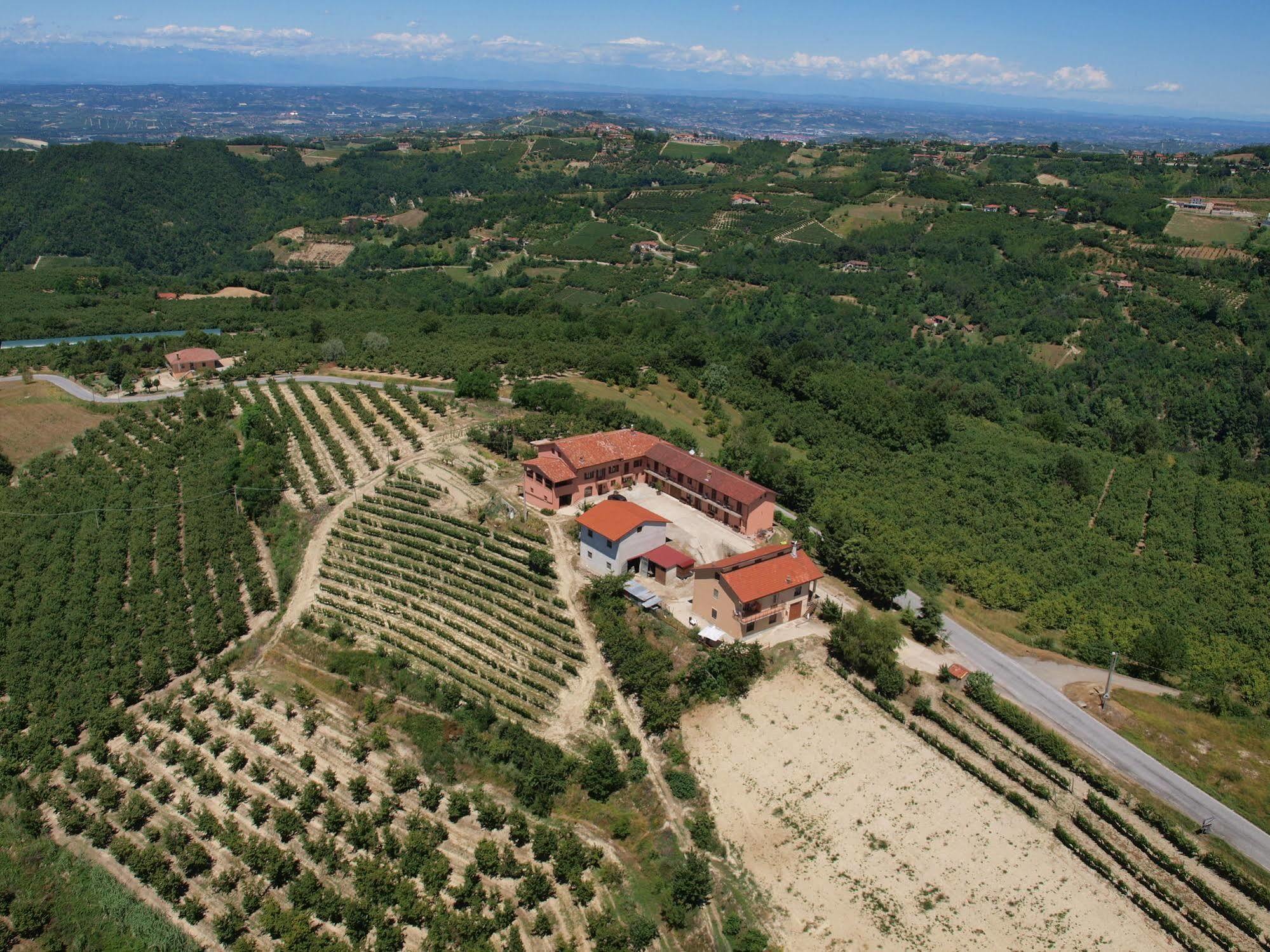 Maison d'hôtes Agriturismo Al Brich à Albaretto della Torre Extérieur photo