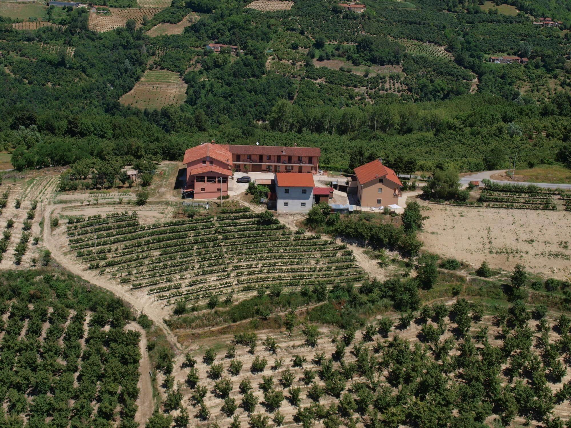 Maison d'hôtes Agriturismo Al Brich à Albaretto della Torre Extérieur photo